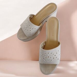 Marc Fisher LTD Forever Platform Cream Mules with Floral Cutouts Like New - 8.5